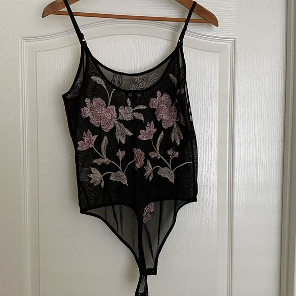 Express floral see-through bodysuit - Picture 2 of 4